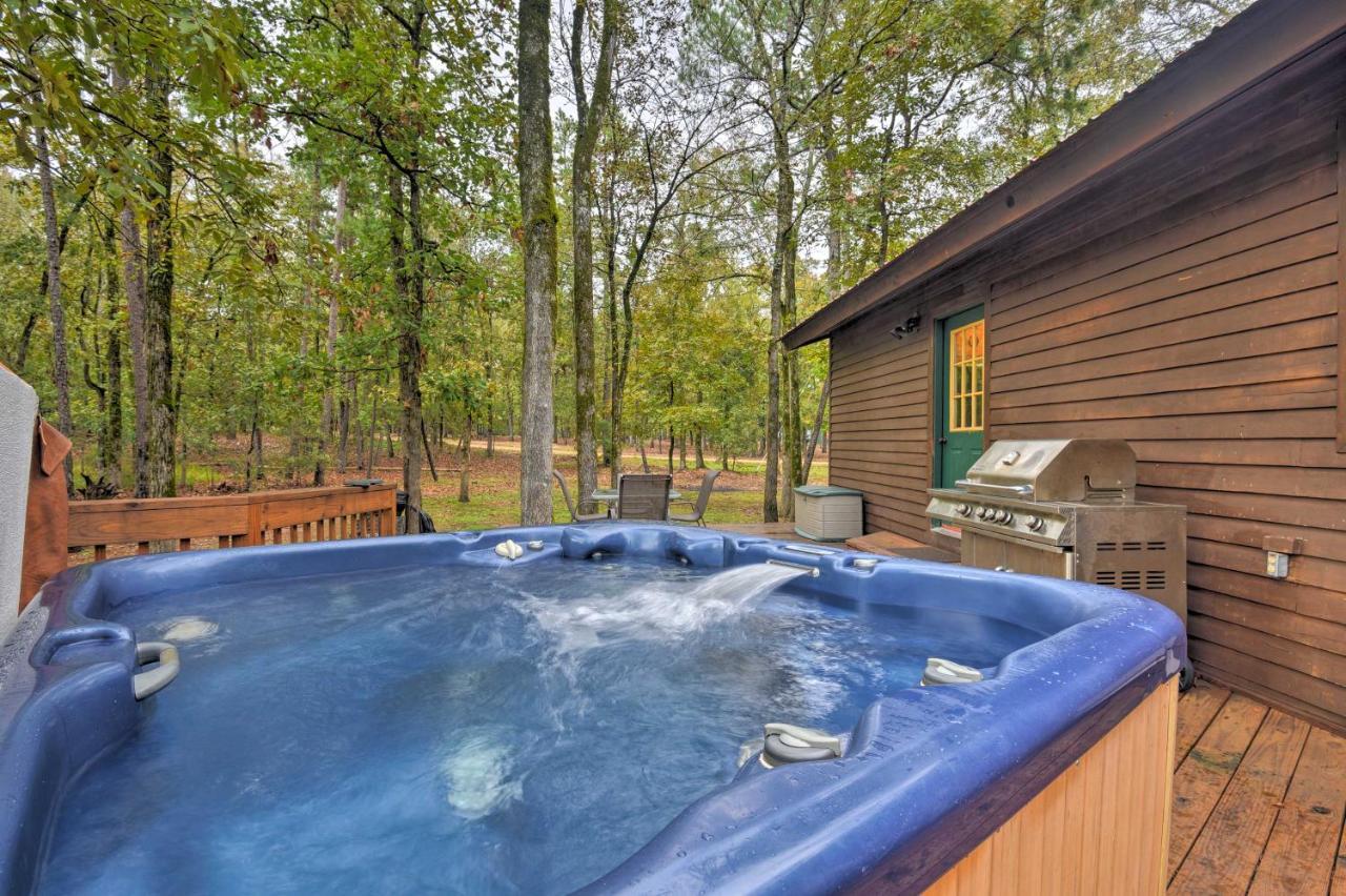 Willa Hochatown Hideaway With Hot Tub, Grill And Fire Pit! Stephens Gap Zewnętrze zdjęcie